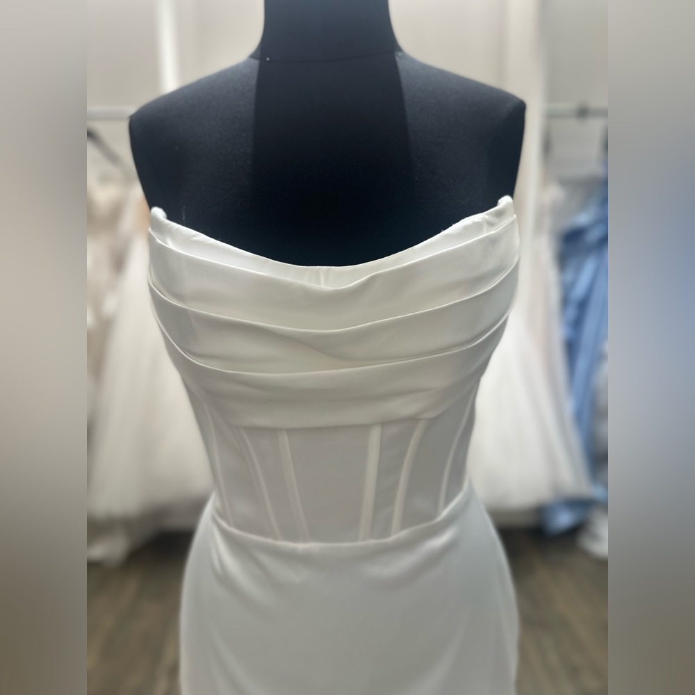 MOONLIGHT Modern Corset Satin with Detachable Overskirt Bridal Dress - Picture 2 of 10